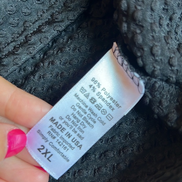 New Lularoe Gigi black short sleeve crew neck top size xxl runs small - Picture 6 of 6